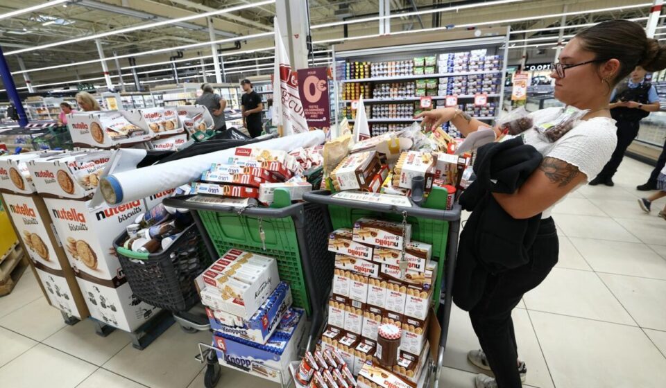 Pesticides, cadmium, PFAS: France reckons with the hidden toxins in food (1/2)