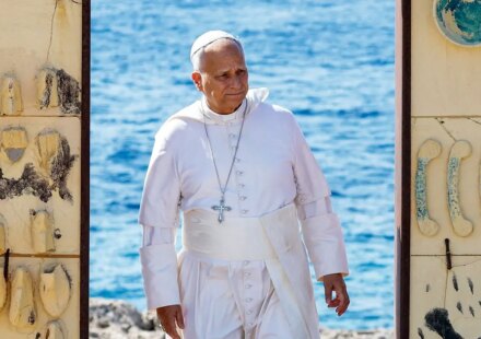 Pope Leo XIV accepts Liberty Medal and urges US to welcome immigrants