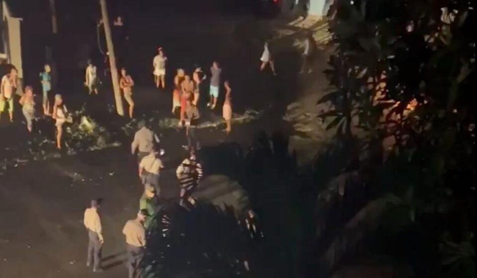 Protestas: Los vecinos de Lawton se lanzan a la calle por segunda noche consecutiva