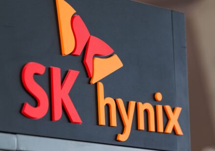 SK Hynix shares fall after stellar Nasdaq debut