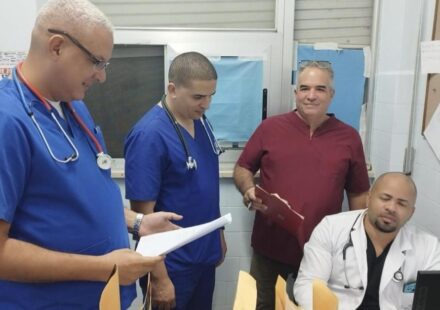 Salud: Los médicos cubanos en Calabria admiten que dan hasta la mitad de su salario al régimen