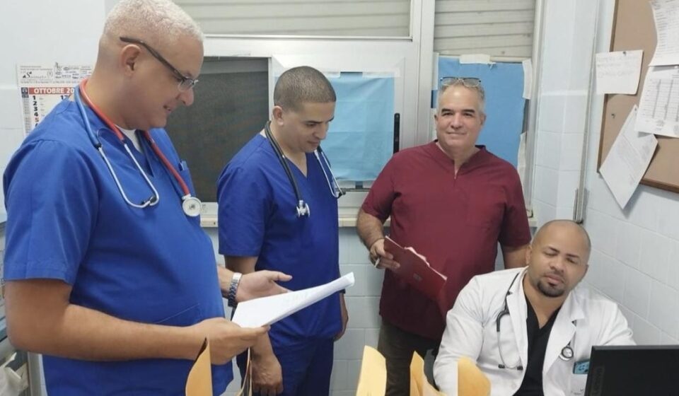 Salud: Los médicos cubanos en Calabria admiten que dan hasta la mitad de su salario al régimen