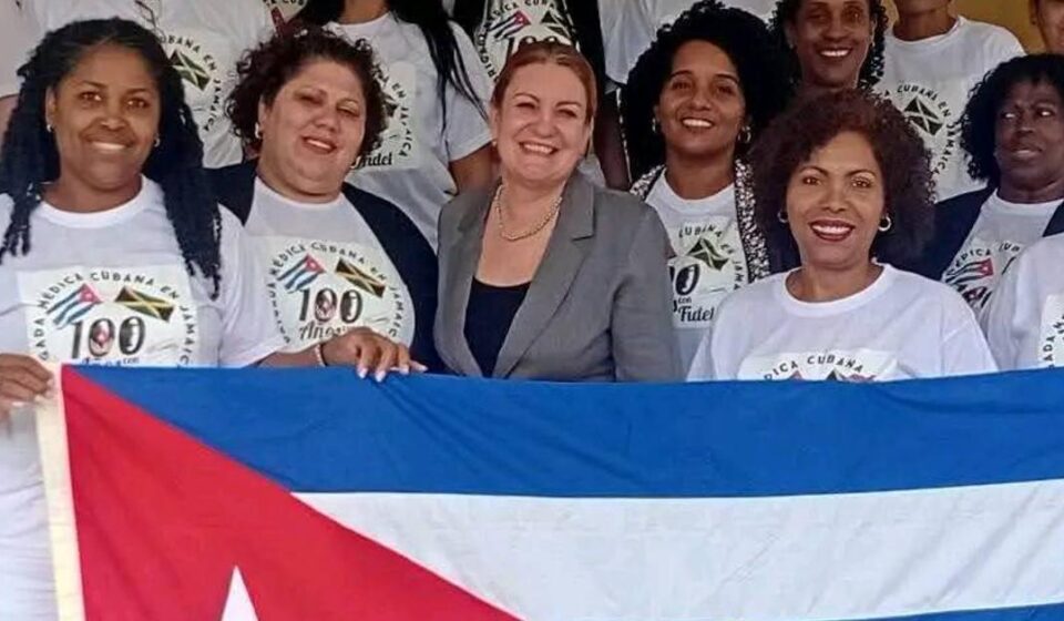 Salud: Unas 50 enfermeras cubanas volverán a Jamaica con contratos individuales