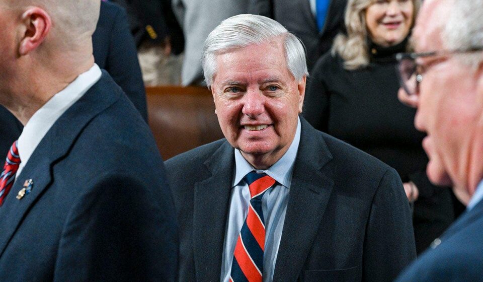Senate advances Lindsey Graham's Russia and Iran sanctions bill to end Ukraine war