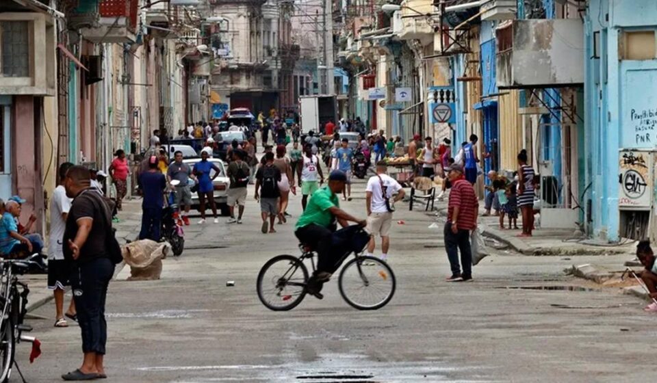 “Si Cuba no implementa un cambio radical como Gorbachov en la URSS, entonces lo hará Washington”