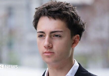 Singapore fines French teen for iJooz vending machine straw-licking stunt