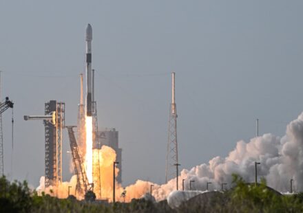 SpaceX, Blue Origin may get quicker launch OK with fewer environmental rules