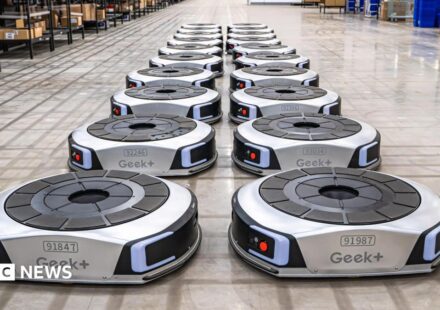 The Chinese robot army transforming the UK's retail industry