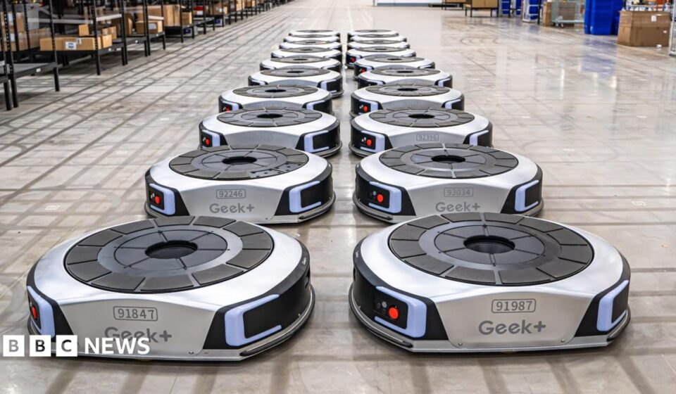The Chinese robot army transforming the UK's retail industry