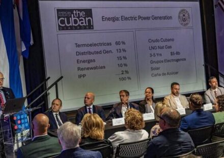 Transición: Especialistas en Miami presentan un plan para reconstruir Cuba