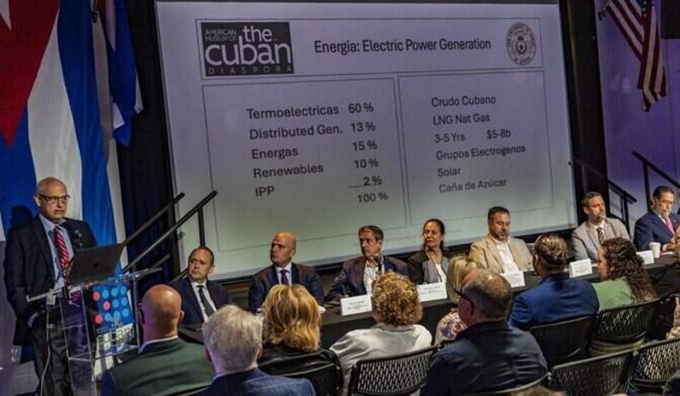 Transición: Especialistas en Miami presentan un plan para reconstruir Cuba