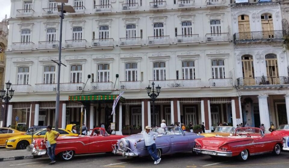 Turismo: El Estado apuesta al sector privado para rescatar el turismo en Cuba