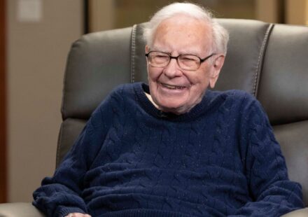 Two unexpected revelations in Warren Buffett's CNBC interview