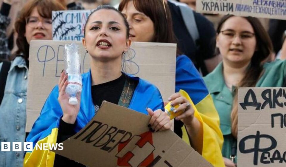 Ukraine's Zelensky struggles to fix crisis over removal of defence minister Fedorov