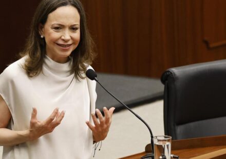 Venezuela: La ley de amnistía impide el regreso de Machado, dice EE UU