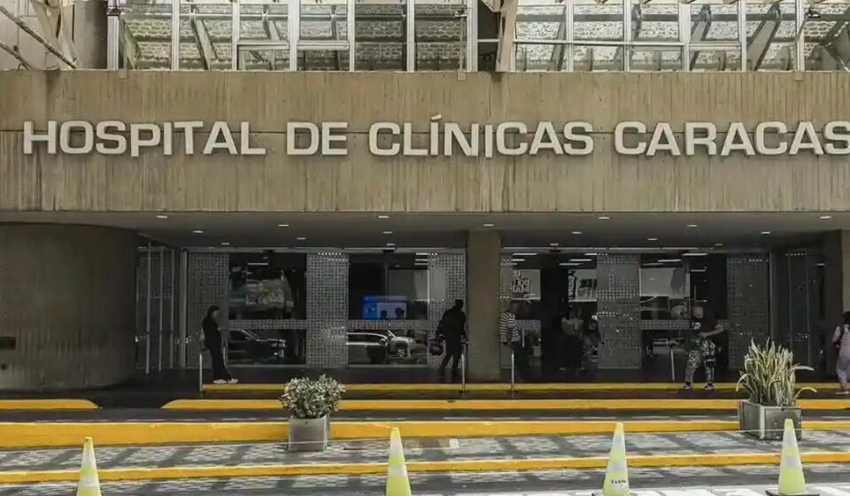 Venezuela: Rescatan con vida a un hombre tras ocho días atrapado