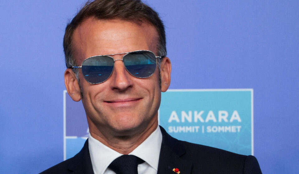 Why are Macron's aviator glasses in the spotlight again? - Entre Nous