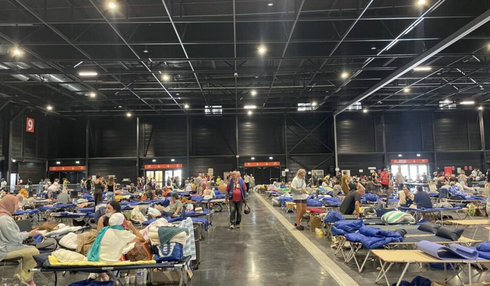 Wildfires in France: Volunteers put smiles back on evacuees' faces in Bordeaux