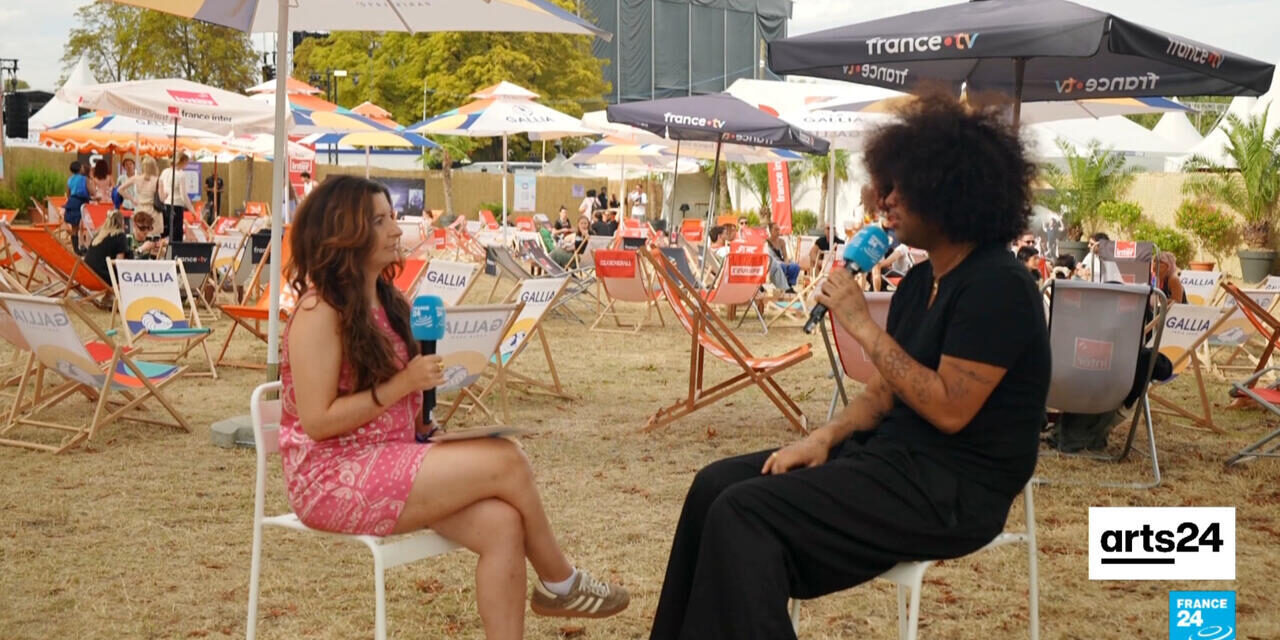 Backstage at Rock en Seine 2026 with up-and-coming British singer Sekou - arts24