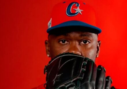 Béisbol: El cubano Liván Moinelo supera las lesiones y reaparece con un triunfo