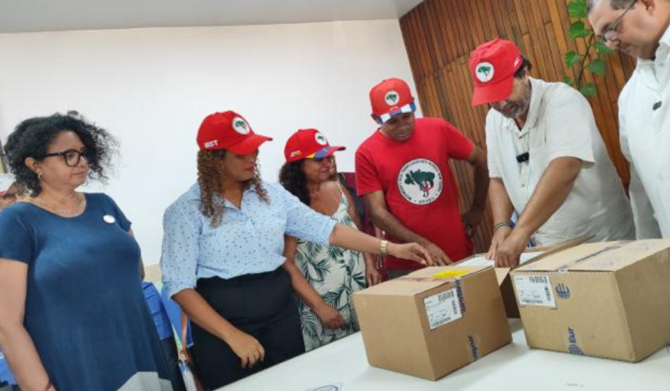 Brasil: El Movimiento Sin Tierra dona siete toneladas de medicamentos a Cuba