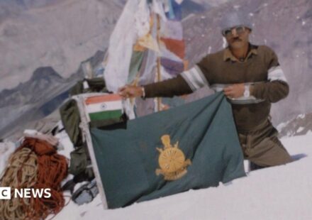 Bringing 'Green Boots' home 30 years after climber died on Everest