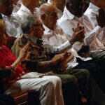 Centenario: Mientras Cuba se desmorona, alabanzas a Fidel Castro