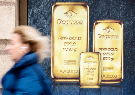 Central banks stockpile gold as inflation and debt fears rise globally