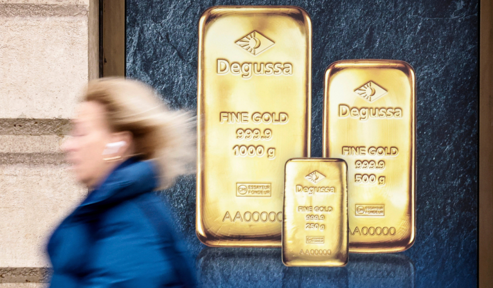 Central banks stockpile gold as inflation and debt fears rise globally