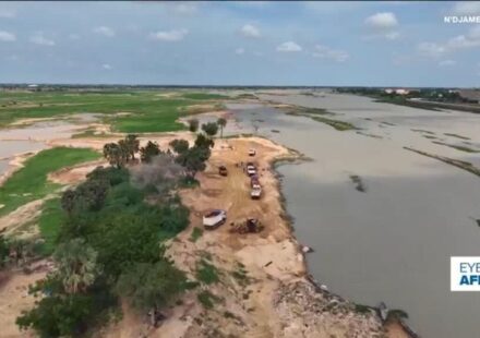 Chad bans sand extraction along Chari River, sparking controversy