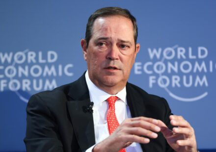 Cisco shares slide 9% despite earnings beat and strong guidance