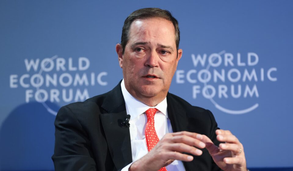 Cisco shares slide 9% despite earnings beat and strong guidance