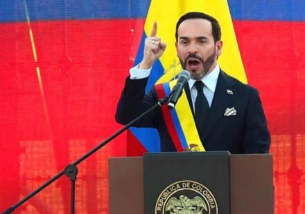 Colombia: De la Espriella toma posesión y la izquierda lo llama “ilegítimo”