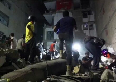 Colombia rescuers race against the clock to search for earthquake survivors