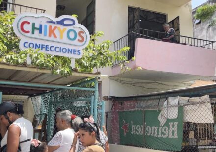 Cuba: El Estado se desentiende de los uniformes escolares