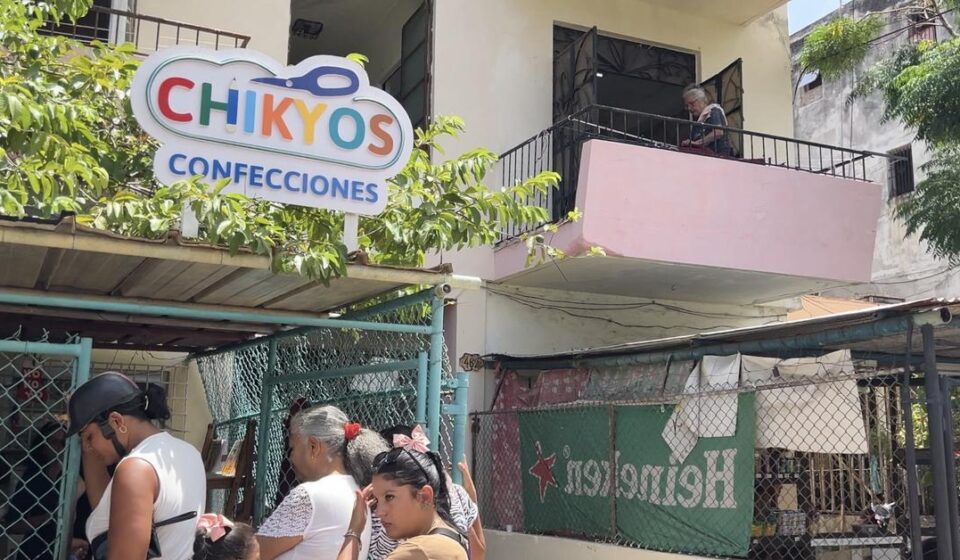 Cuba: El Estado se desentiende de los uniformes escolares