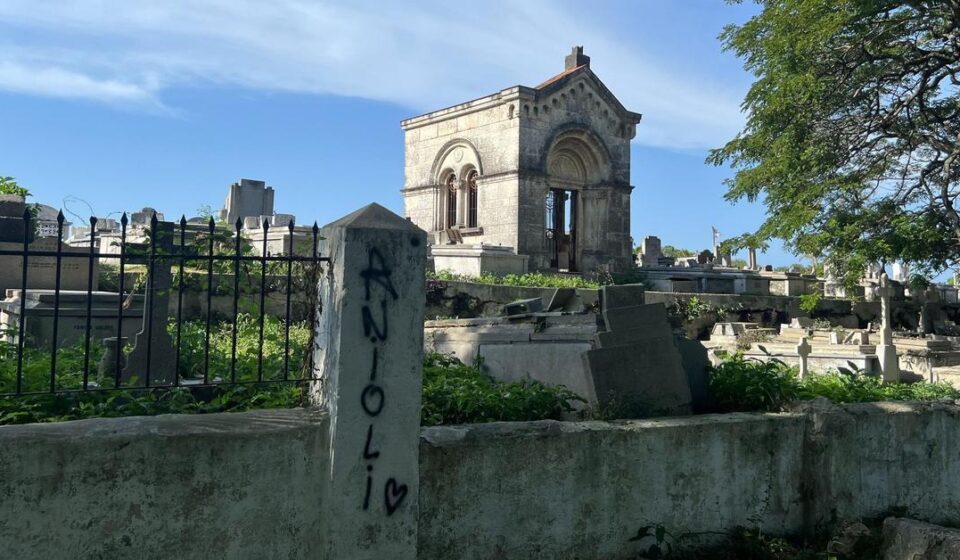 Cuba: "Se roban las rejas del cementerio de Guanabacoa"