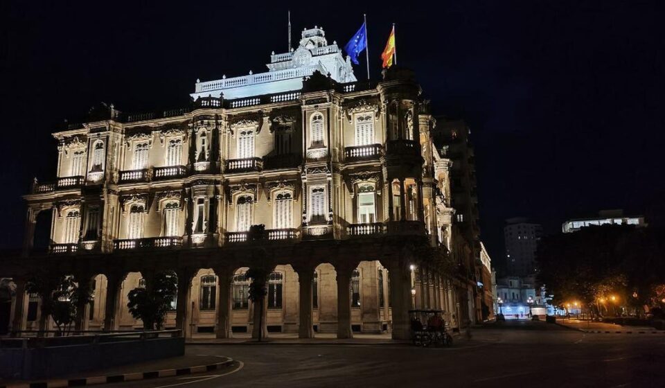 Deudas: Un informe pide a España que rompa con la "cleptocracia" cubana