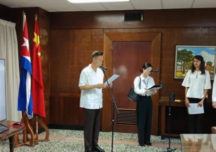 Donaciones: China entrega otros 5.000 sistemas fotovoltaicos para Cuba