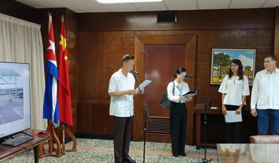 Donaciones: China entrega otros 5.000 sistemas fotovoltaicos para Cuba