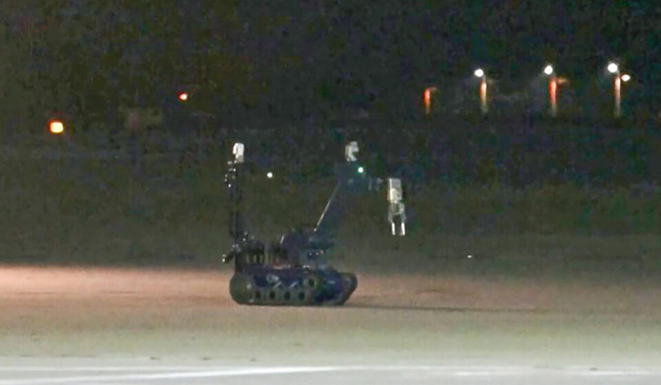 Drone alert near Ukrainian cargo plane grounds flights at German airport