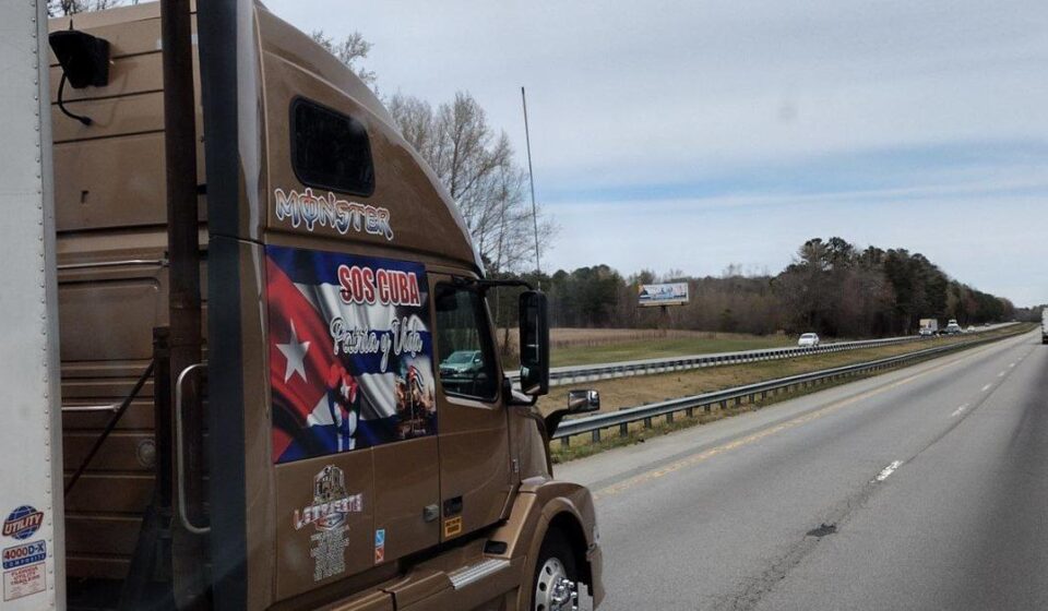 EE UU: Trump prevé sustituir a camioneros migrantes por veteranos