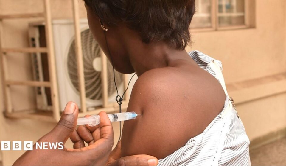 Ebola in DR Congo: Vaccine trial to start as WHO warns about speed of infections