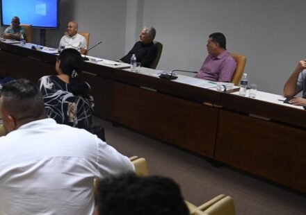 Economía: Díaz-Canel se reúne con empresarios privados y les advierte