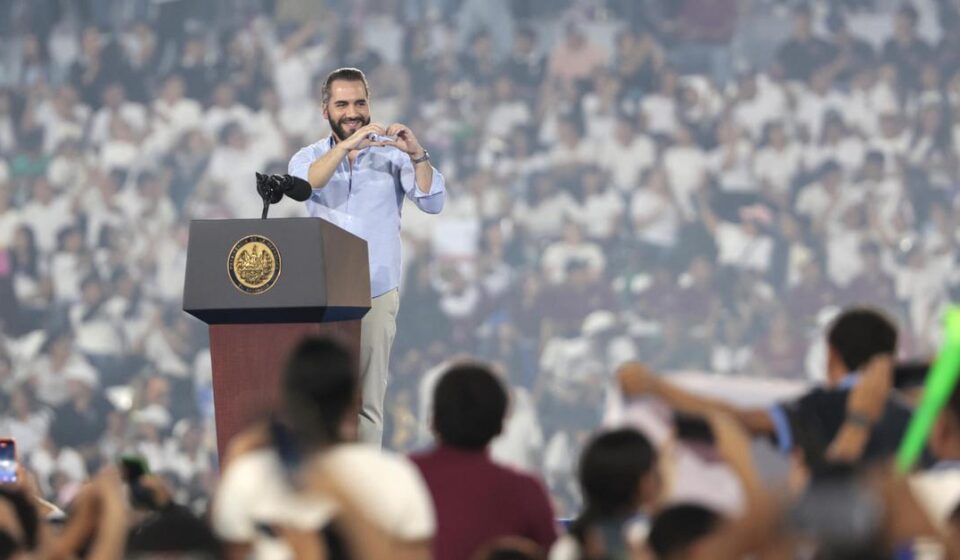 El Salvador: Bukele anuncia inversión en educación hasta el 8% del PIB