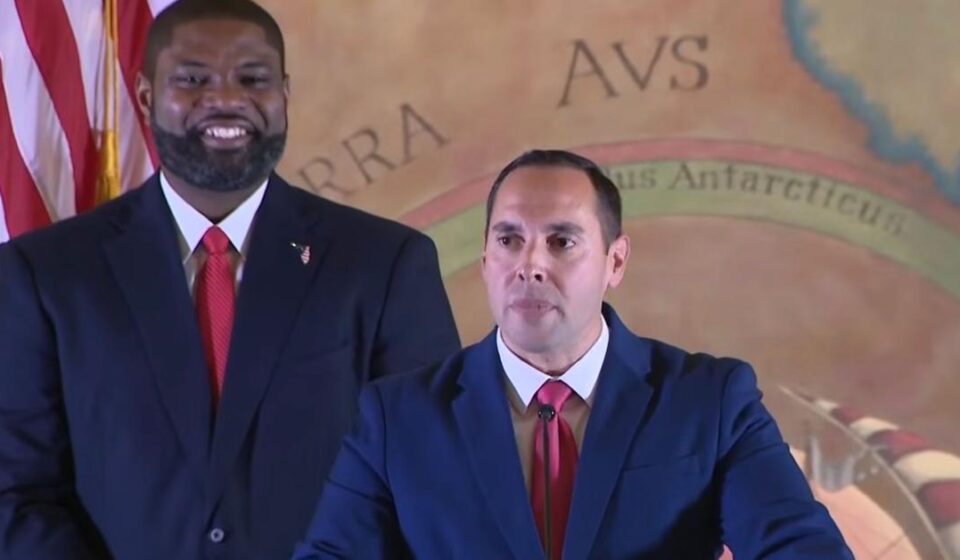Elecciones EE UU: Hijo de exiliados cubanos será candidato a vicegobernador de Florida