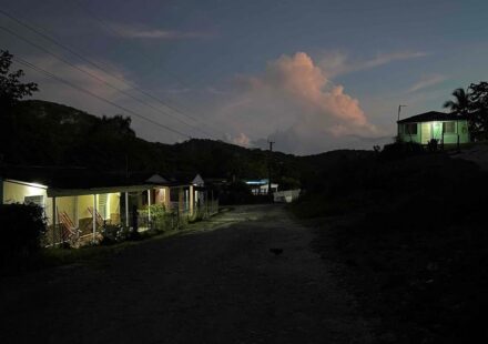 En Puerto Escondido, el petróleo destruyó un lugar paradisíaco