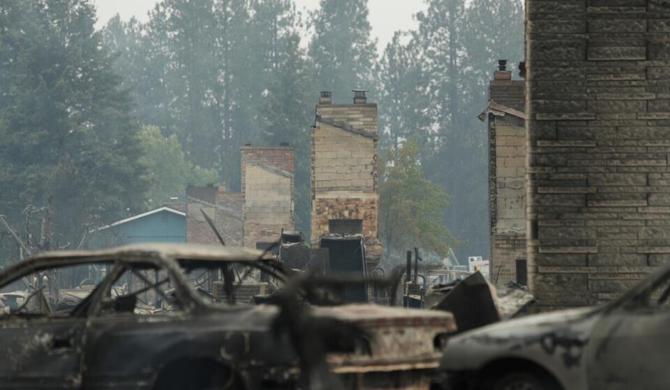 Fast moving wildfires raze neighborhoods in US northwest city of Spokane