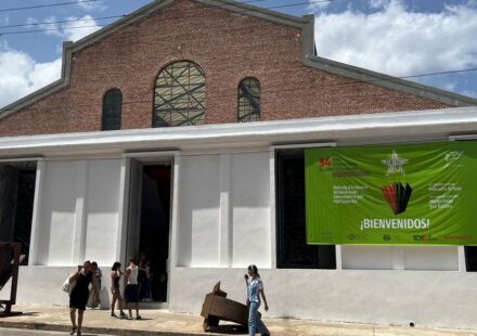 Feria del libro: Abre la Feria del Libro, con más papelería que literatura