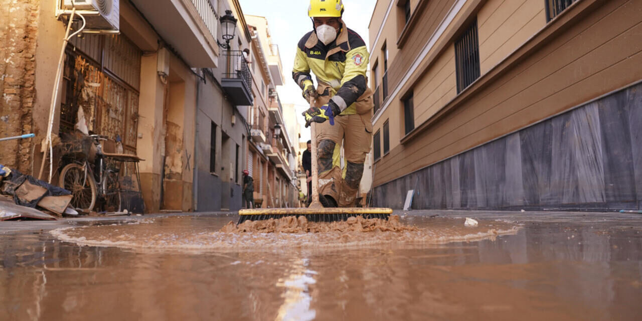 Flood in rural northwestern Spain kills two, injures two babies